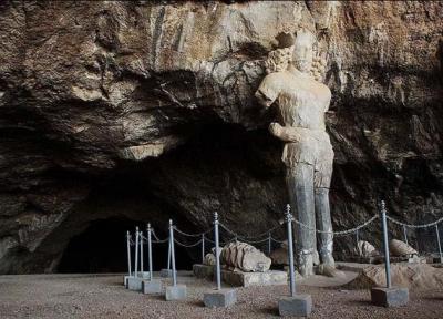 غار شاپور کازرون با نگهبانی غول پیکر