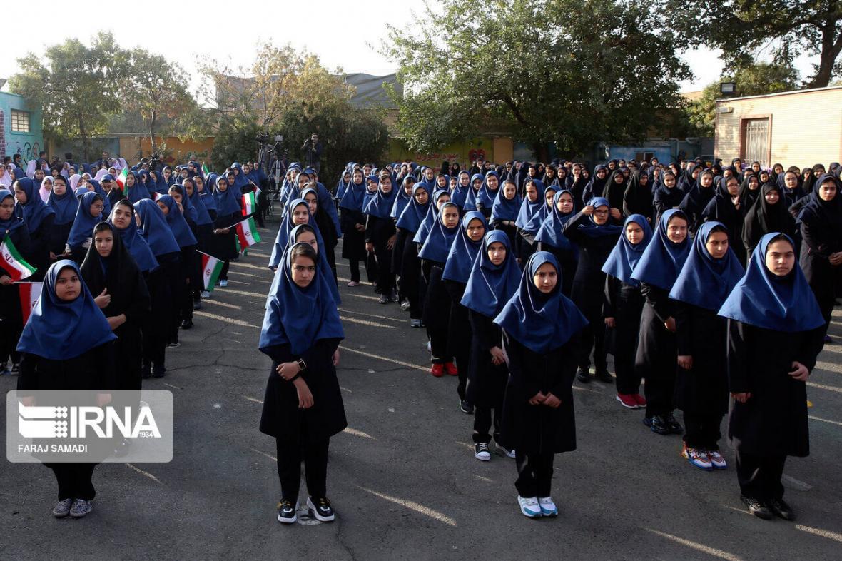 خبرنگاران حضور دانش آموزان در مدارس البرز بستگی به شرایط کرونا دارد