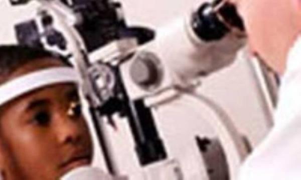 معاینه اولیه بیماری های چشم به دستگاه های مجهز احتیاج دارد