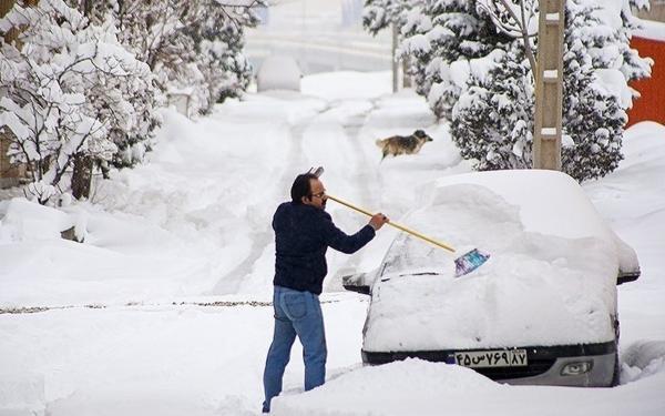 انسداد راه دسترسی بیش از 42 روستای لرستان بر اثر بارش برف