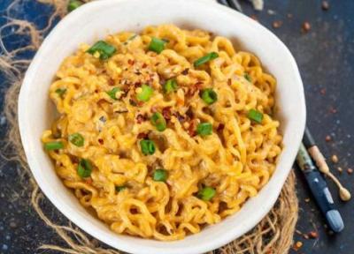طرز تهیه نودل با پنیر چدار و پنیر گودا